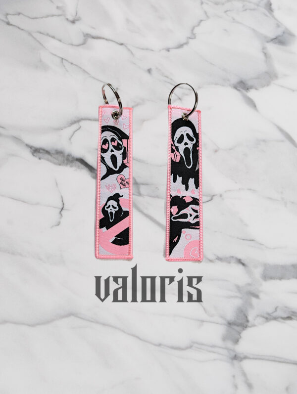 llavero scream rosa 3