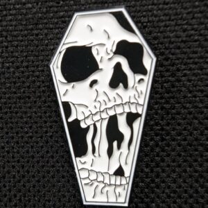 Pin calavera tumba