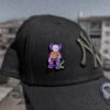 Pin KAWS Guerrero Morado
