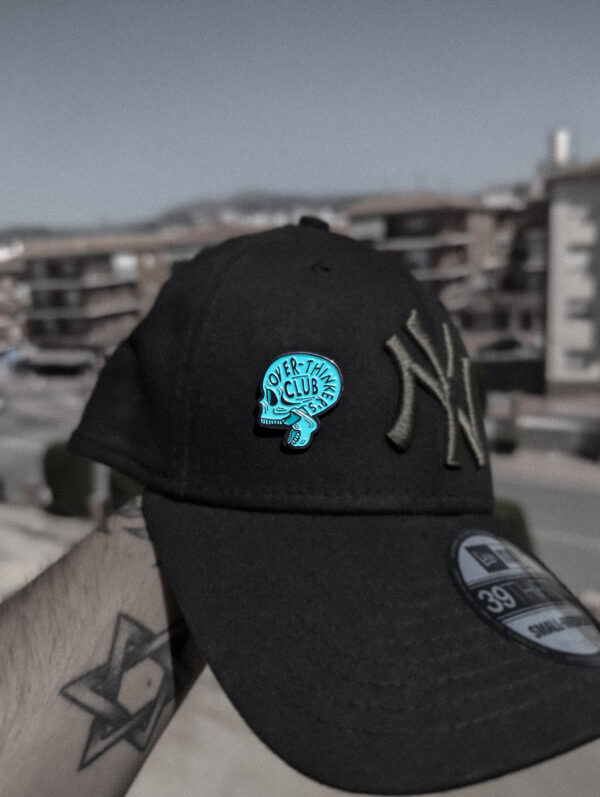 Pin Calavera Turquesa Over Thinkers Club