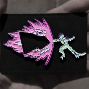 Pin para gorra New Era con diseño de Freezer. Ideal para personalizar tus gorras y otros accesorios con un toque de Dragon Ball.