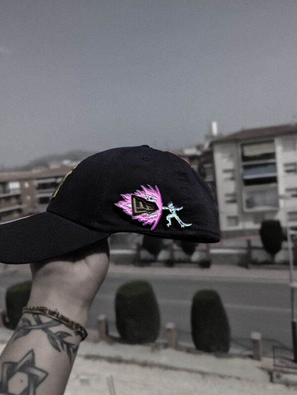 Pin para gorra new era freezer