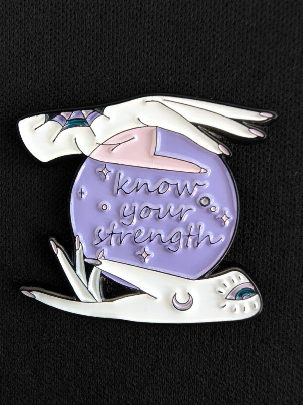 Pin Bruja - "Conoce Tu Fuerza"