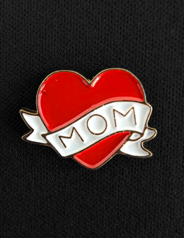Pin Corazon Mamá