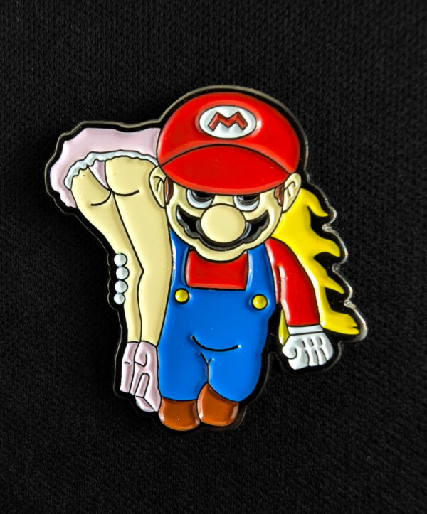 Pin Mario y Peach